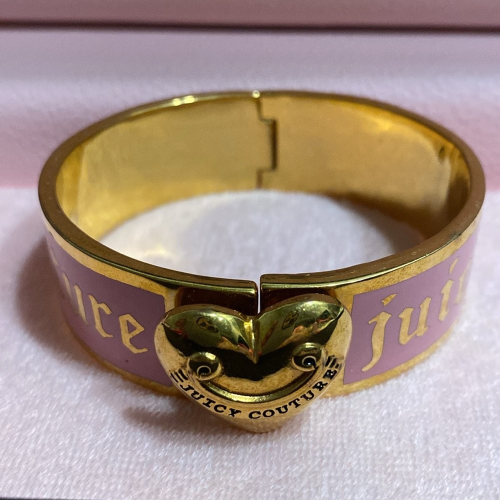 Juicy Couture Bangle Cuff Bracelet Pink Enamel Gold Heart Logo - Picture 5 of 9